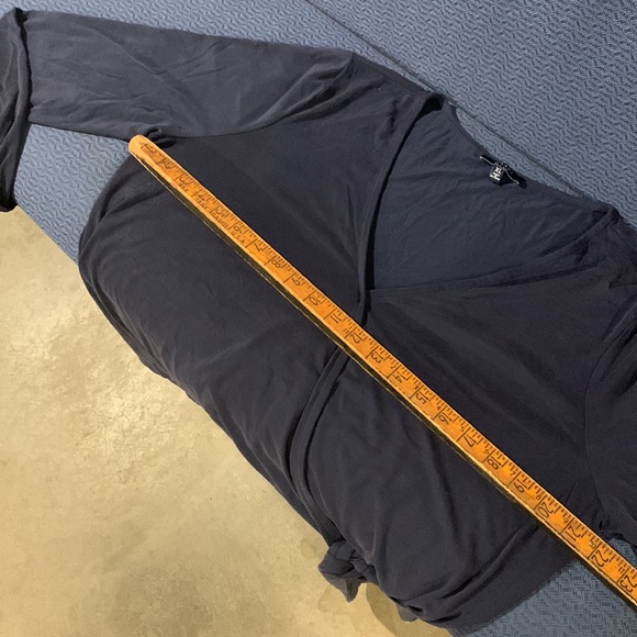 Kaari Brand Top - Picture 5 of 7